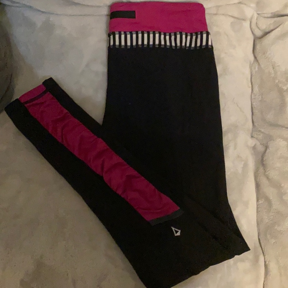 Ivivva black with pink accents